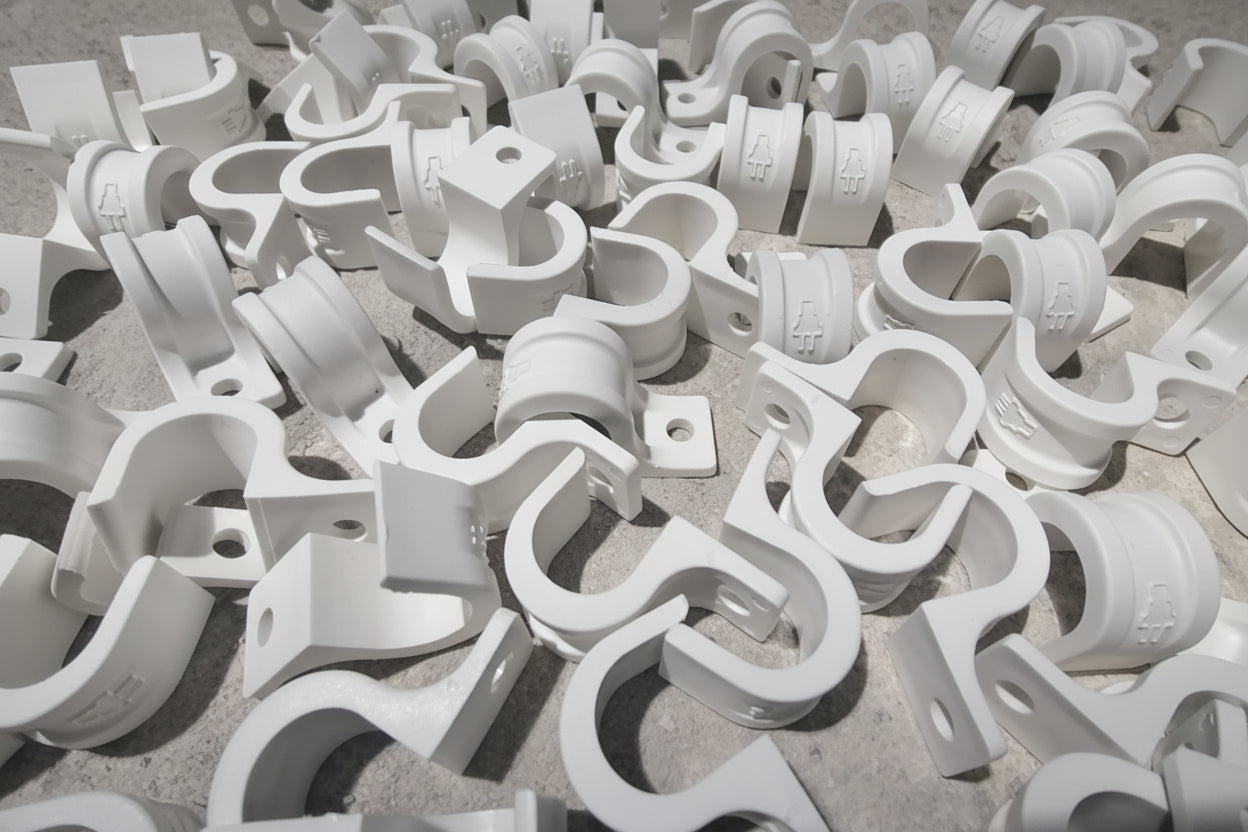 1500 und de  Abrazadera PLASTICA Tipo U para tuberia 1/2 | Calidad Profesional Codelca